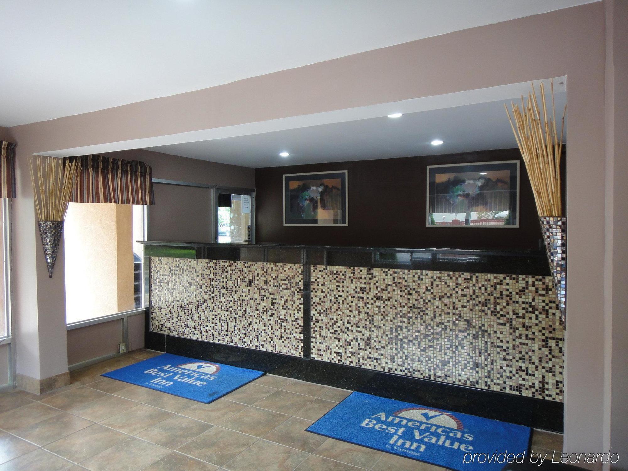 Red Roof Inn Plus+ Birmingham East - Irondale/Airport Intérieur photo