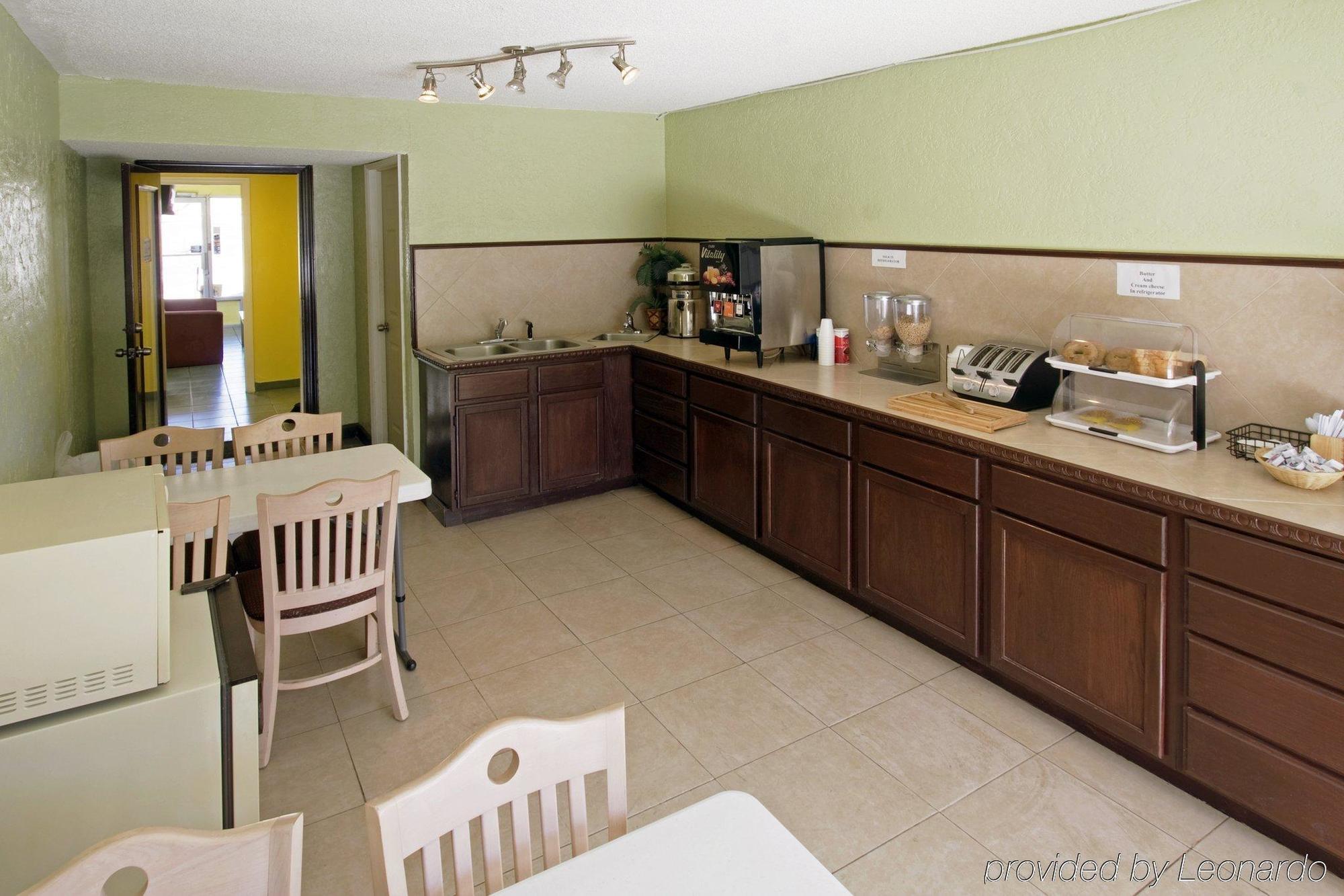 Red Roof Inn Plus+ Birmingham East - Irondale/Airport Extérieur photo