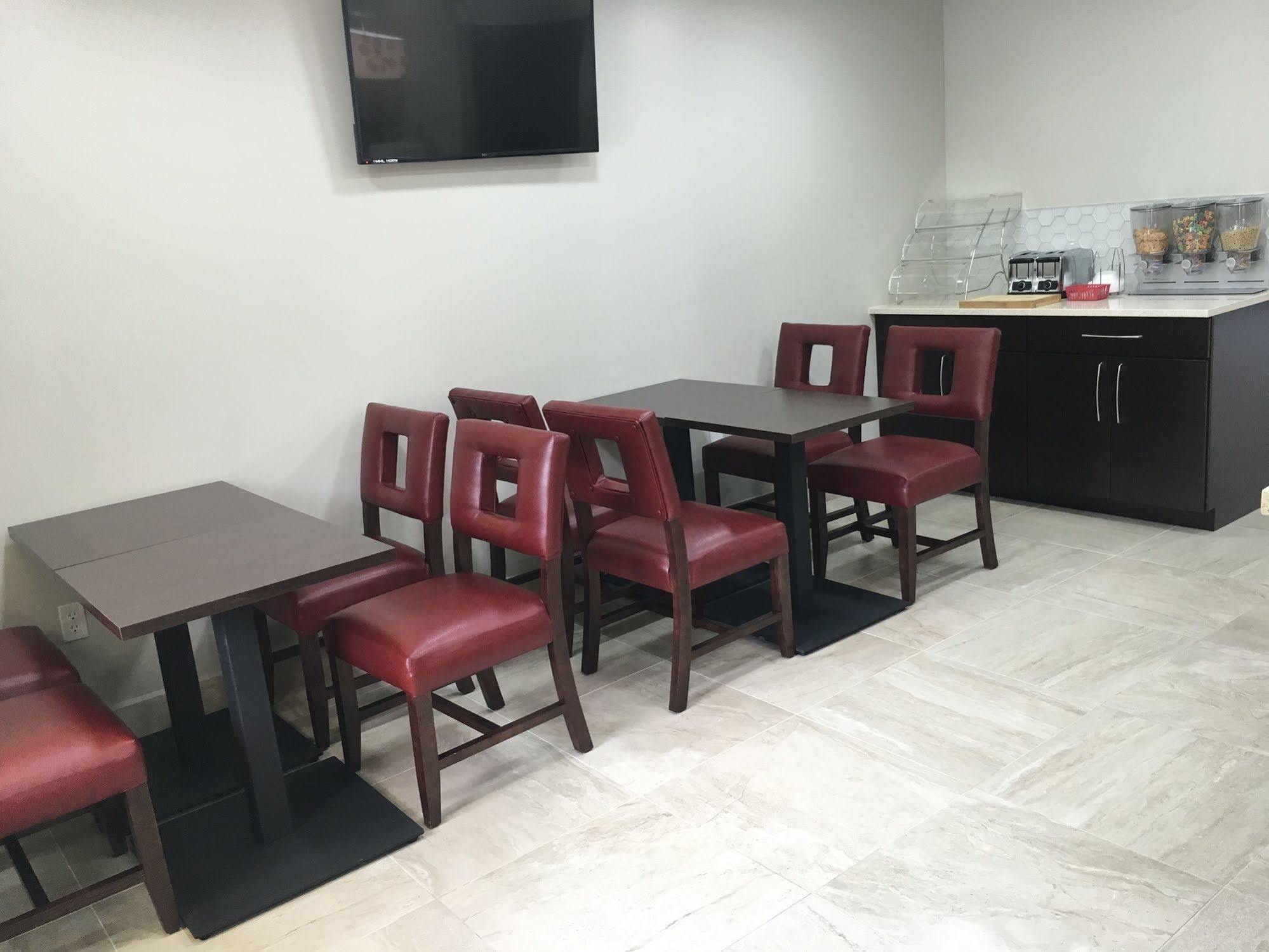 Red Roof Inn Plus+ Birmingham East - Irondale/Airport Extérieur photo